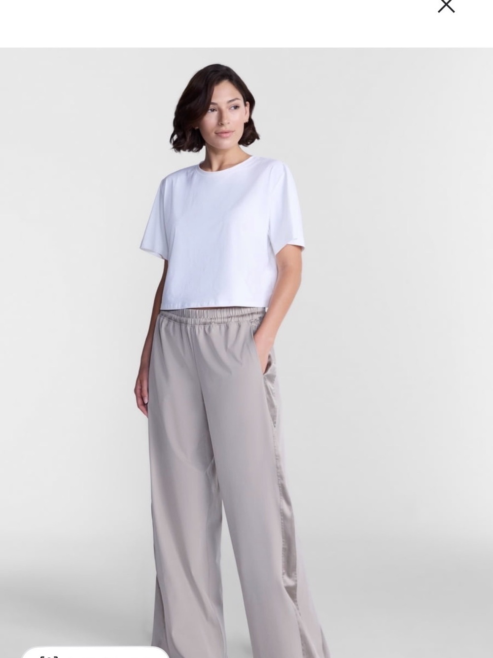 Avia women’s sheen feather stretch pants. Size Medium Inseam 29”
